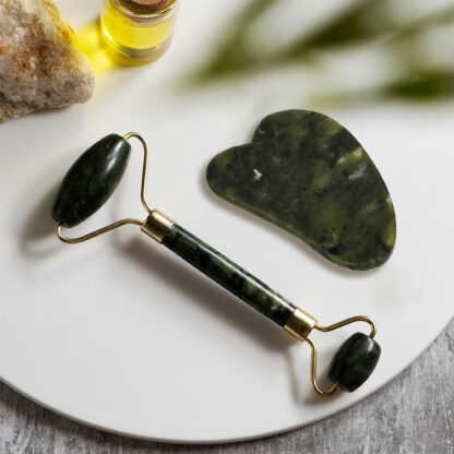 ⁦• gua sha لعلاج الانتفاخ وشد الوجه⁩ - الصورة ⁦3⁩