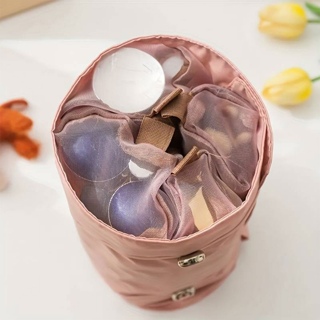 • حقيبة ميك اب عملية للسفر