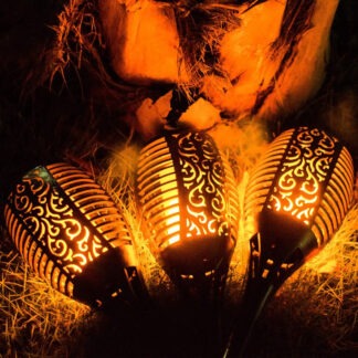 عمود إضاءة شعلة الأكبر حجما يعمل بالطاقة الشمسية